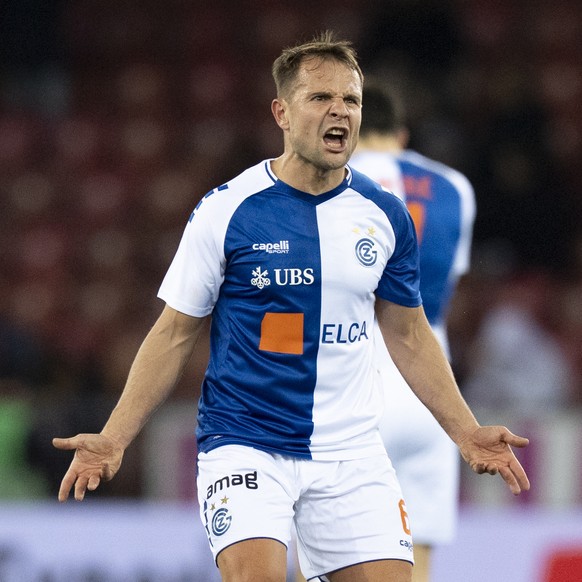Amir Abrashi (GC) gestikuliert enttaeuscht nach dem Abpfiff bei dem Spiel der Fussball Super League zwischen dem Grasshopper Club Zuerich (GC) und dem FC Zuerich (FCZ) am Samstag, 21. Februar 2026 auf ...