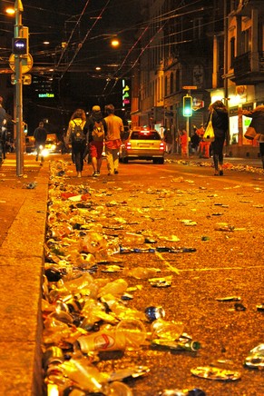 Früher wurde an der Langstrasse in Zürich mehr gekifft. Seit der härteren Repression wird nur noch Alkohol ausgeschenkt.