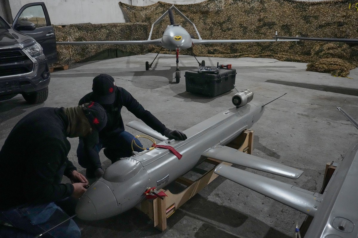 Servicemen of Ukraine's defense intelligence set up the Peklo (Hell) missile drone against Russian in an undisclosed location in Ukraine late Thursday, May 28, 2026. (AP Photo/Efrem Lukatsky)
Rus ...