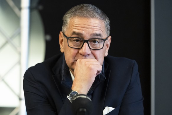 Marc Luethi, CEO SCB, gibt seinen Ruecktritt waehrend einer Medienkonferenz des SC Bern bekannt, am Montag, 19. Januar 2026 in der PostFinance Arena in Bern. Der Unternehmer Juerg Fuhrer wird sein Nac ...