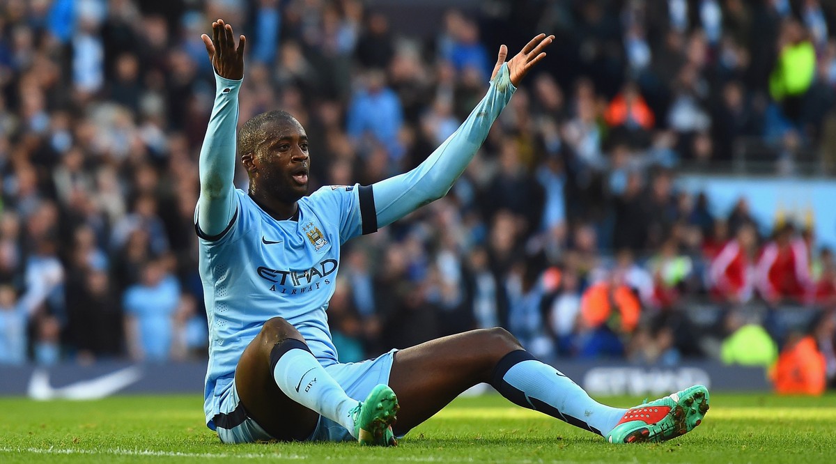 Was soll denn das? City-Stratege Yaya Touré wäre nach Konsultation dieses Artikels am Boden zerstört.