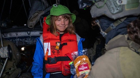 News Bilder des Tages RECORD DATE NOT STATED 268455.jpg The Israeli forces stopped a Gaza-bound aid boat carrying Greta Thunberg and other activists early Monday June 9, 2025 and diverted it to Israel ...
