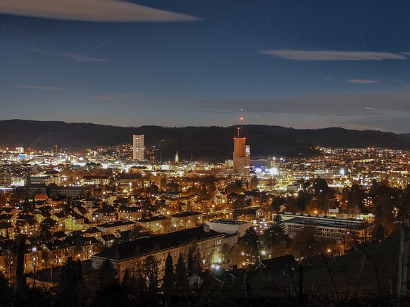 Winterthur bei Nacht.
