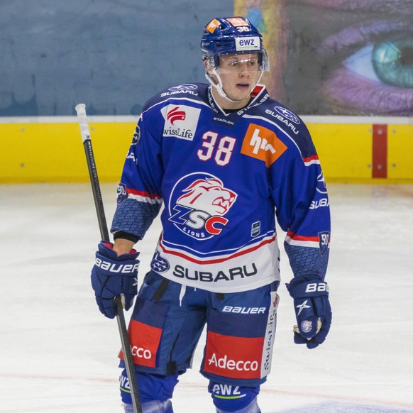Zürich, Schweiz - 30. Oktober 2020: Der 19jährige Österreicher Marco Rossi im Dress der ZSC Lions. Er wurde von den Minesota Wild gedrafetet. Seine Zukunft dürfte demnach in Nordamerika liegen. Eishoc ...