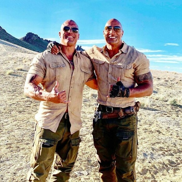 The Rock And His Stunt Double On The Set Of Jumanji: The Next Level

https://www.instagram.com/p/Bxc8ueGJtkP/