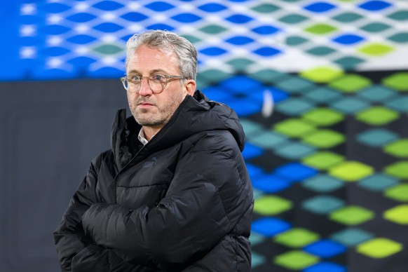 Le directeur sportif du FC St. Gallen Roger Stilz, reagit lors de la rencontre du championnat de football de Super League entre le FC Lausanne-Sport et le FC St. Gallen le samedi 20 janvier 2024 au st ...