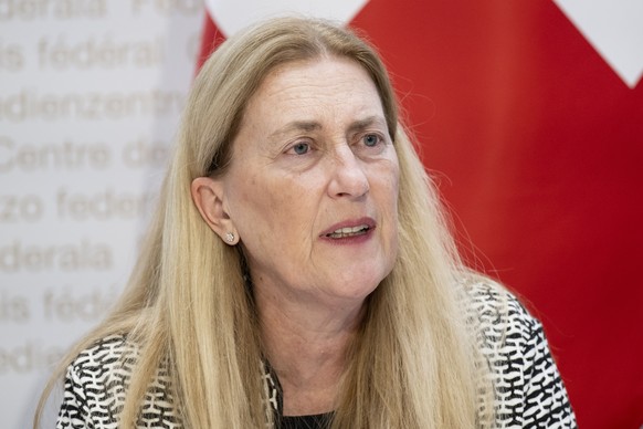 Staatsekretaerin Helene Budliger Artieda, Direktorin des Staatssekretariats fuer Wirtschaft SECO, spricht an einer Medienkonferenz zum Lohnschutz, am Freitag, 21. Maerz 2025, in Bern. (KEYSTONE/Peter  ...