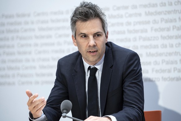 Marcel Salathe, Leiter Expertengruppe ãDigital epidemiologyÒ, spricht waehrend einer Medienkonferenz zur Situation des Coronavirus, am Freitag, 1. Mai 2020, in Bern.(KEYSTONE/Peter Schneider)