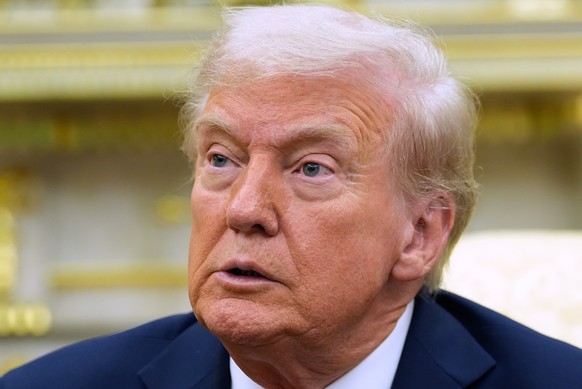 President Donald Trump meets with Finland&#039;s President Alexander Stubb in the Oval Office at the White House, Thursday, Oct. 9, 2025, in Washington. (AP Photo/Alex Brandon)
Donald Trump