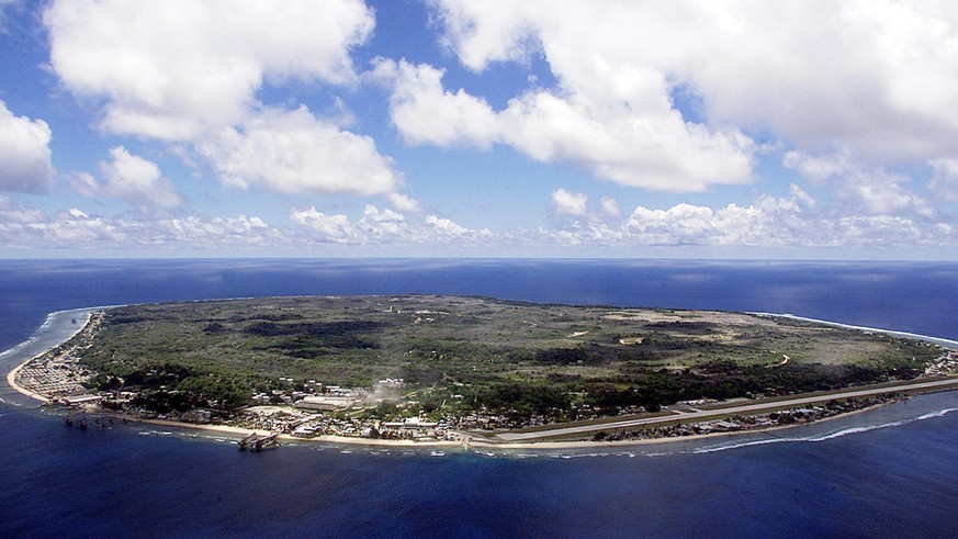 Nauru ist die kleinste Republik der Welt und liegt nordöstlich von Australien.