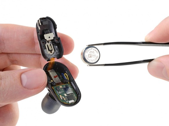 Sonys WF-1000XM3 sind so gebaut, dass sich die Batterie in den Ohrhörern problemlos ersetzen lässt.