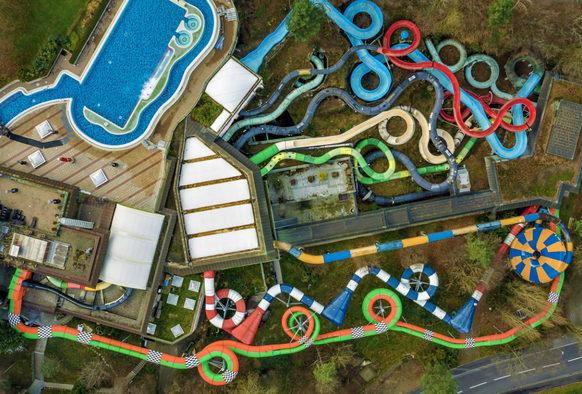 Im Alpamare hat es 12 Rutschbahnen.