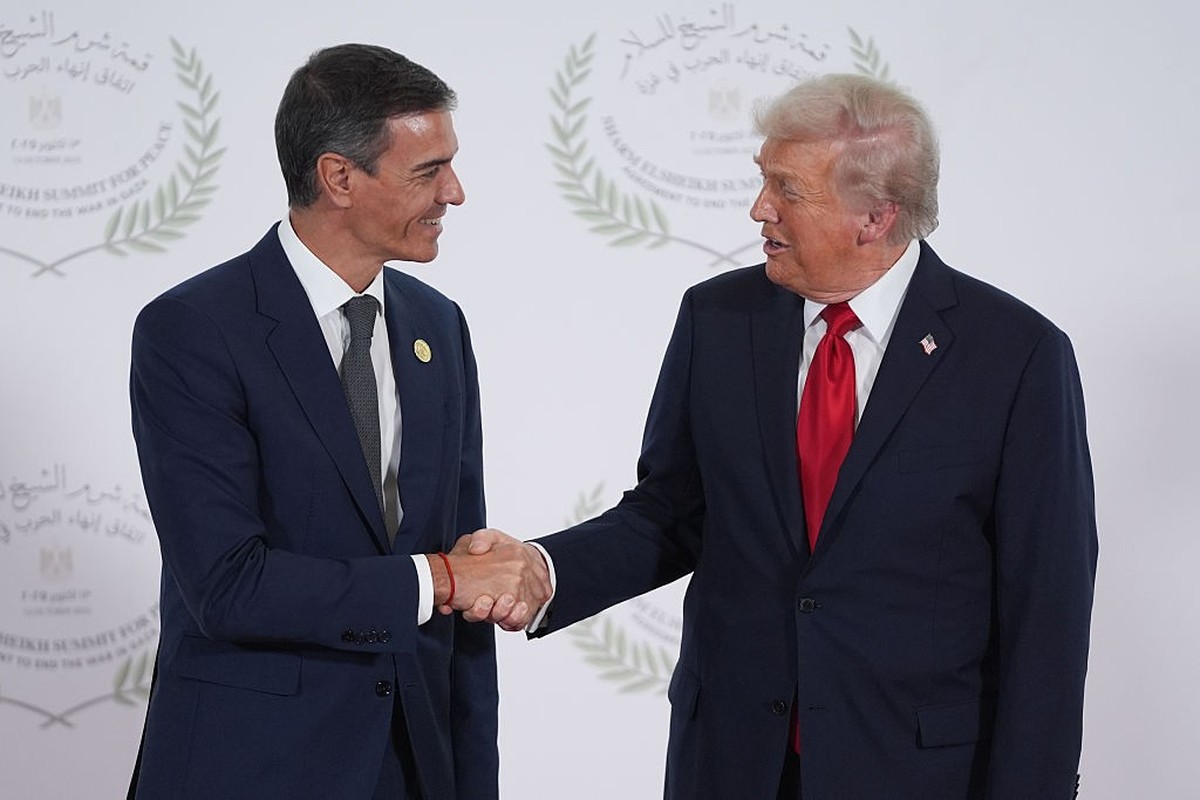 SHARM EL-SHEIKH, EGYPT - OCTOBER 13: President Donald Trump greets Spain's Prime Minister Pedro Sanchez during a world leaders' summit on ending the Gaza war on October 13, 2025 in Sharm El- ...