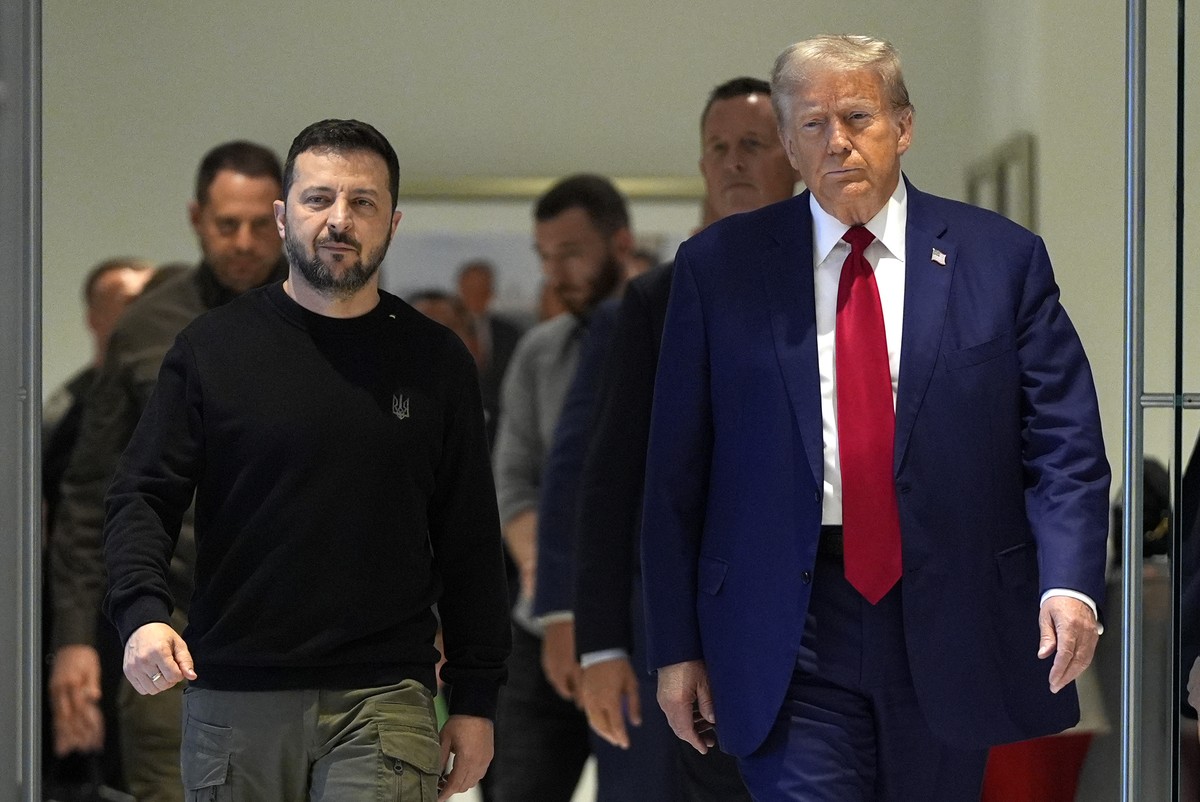Republican presidential nominee former President Donald Trump meets with Ukraine's President Volodymyr Zelenskyy at Trump Tower, Friday, Sept. 27, 2024, in New York. (AP Photo/Julia Demaree Nikhi ...