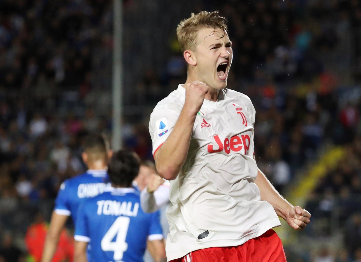 Juventus' Matthijs de Ligt celebrates during the Italian Serie A soccer match between Brescia and Juventus at the Rigamonti stadium in Brescia, Italy , Tuesday, Sept. 24, 2019. (Filippo Venezia/A ...