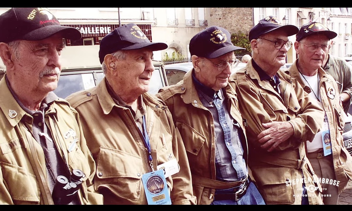 Veteranen der Easy Company, die im Zweiten Weltkrieg als US-Fallschirmjäger gegen die Nazis kämpften. Ihre Geschichte ist in der Miniserie «Band of Brothers» von Steven Spielberg und Tom Hanks festgeh ...