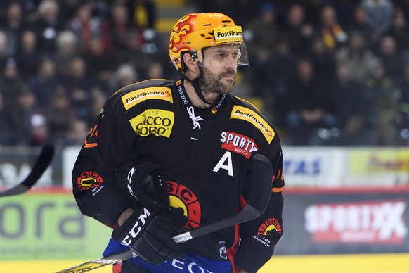 Berns Top Scorer Andrew Ebbett fotografiert im ersten Eishockey Playoff-Halbfinalspiel der National League zwischen dem SC Bern und dem ZSC Lions, am Dienstag, 27. Maerz 2018, in der PostFinance Arena ...