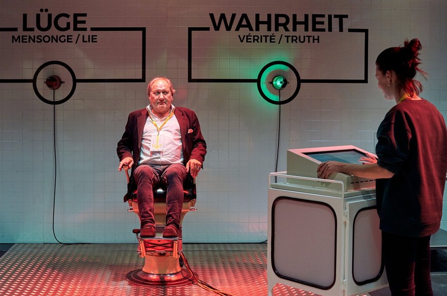 Das neue Stapferhaus im aargauischen Lenzburg widmet seine Eröffnungsausstellung in Zeiten von Lügen und Fake-News den wahren Fakten. Deshalb nennt sich der Neubau für die Dauer der ersten Ausstellung ...