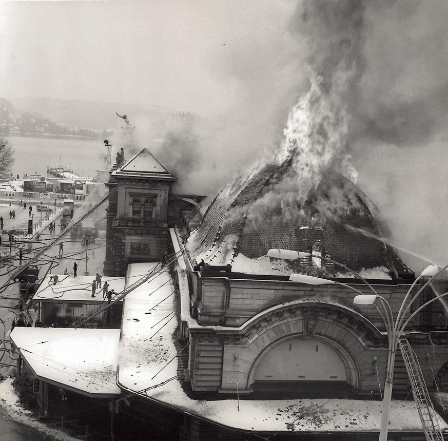 Brand Bahnhof Luzern, 1971: Um keine Menschenleben zu gefährden, kann der Grossbrand nur von Aussen bekämpft werden.
https://www.sbbarchiv.ch/detail.aspx?ID=481411