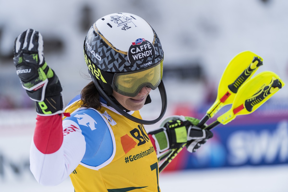 ARCHIVBILD --- ZUR ZWANGSPAUSE FUER WENDY HOLDENER NACH EINEM TRAININGSSTURZ STELLEN WIR IHNEN FOLGENDES BILD ZUR VERFUEGUNG - Wendy Holdener from Switzerland reacts in the finish area during the wome ...