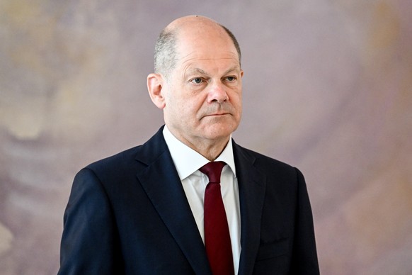 epa09908541 German Chancellor Olaf Scholz during a dismissal and appointment ceremony of German Minister for Family Affairs, Senior Citizens, Women and Youth in Berlin, Germany, 25 April 2022. EPA/FIL ...