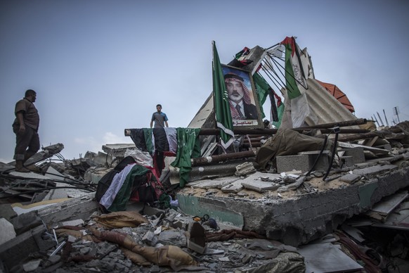 Die israelische Luftwaffe bombardierte in der Nacht zum Dienstag auch das Haus des Hamas-Anführers Hanija.