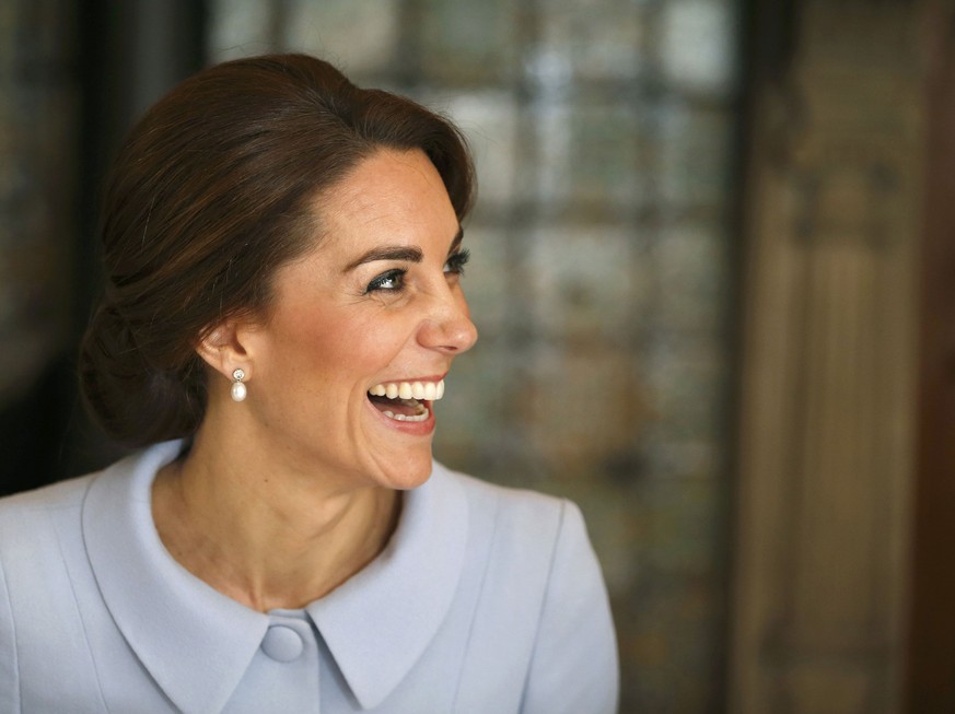 Britain&#039;s Kate, The Duchess of Cambridge, attends a roundtable discussion at the British Ambassador&#039;s Residence in The Hague, Netherlands October 11, 2016. REUTERS/Danny Lawson/Pool