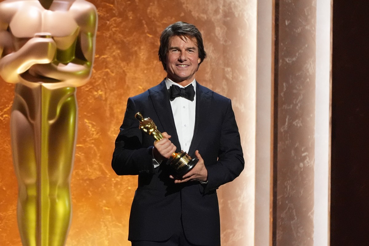 Tom Cruise, winner of an Academy honorary award poses onstage during the 16th Governors Awards on Sunday, Nov. 16, 2025, at The Ray Dolby Ballroom in Los Angeles. (AP Photo/Chris Pizzello)
Tom Cruise