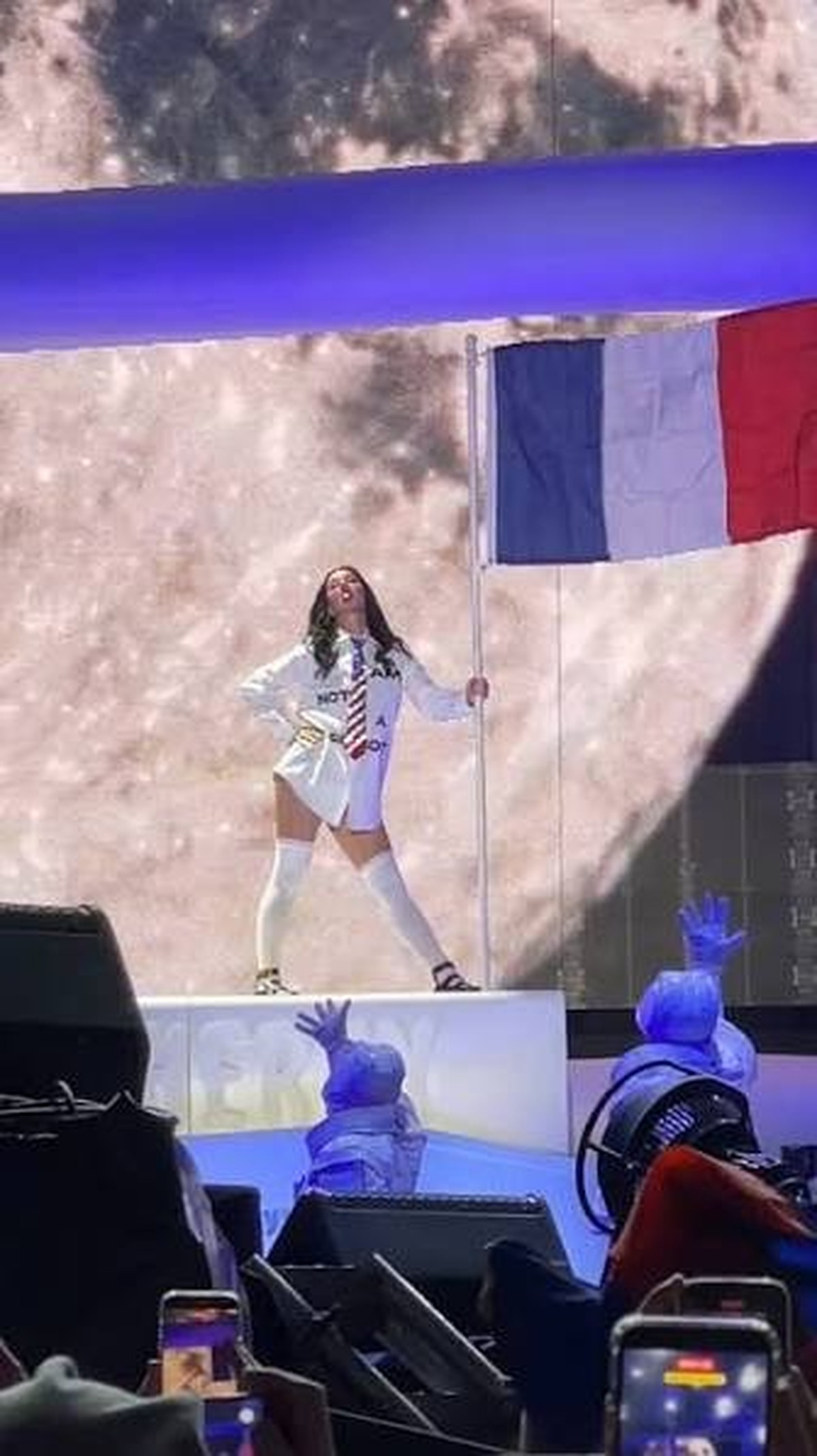 Katy Perry a enflammé les Français hier soir lors du son concert en Savoie.
