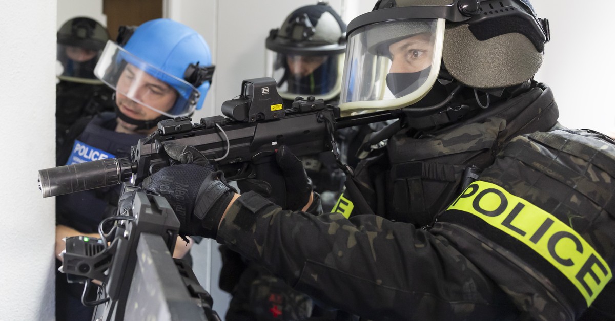 Drei-Schweizer-Kantone-trainieren-gemeinsamen-Geiselnahme-Einsatz