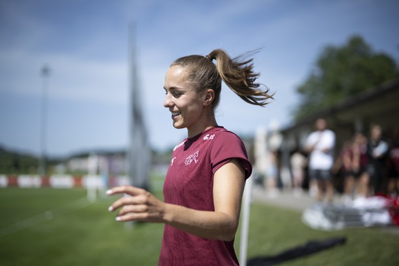 Lia Waelti beim Abschlusstraining der Schweizer Frauen Fussball Nationalmannschaft vor dem Freundschaftsspiel gegen Tschechien vor der UEFA Women&#039;s EURO 2025, am Mittwoch, 25. Juni 2025 auf der S ...