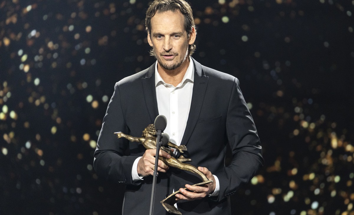 Patrick Fischer, Eishockey, erhaelt den Preis als Trainer des Jahres 2025 an der Verleihung der Sports Awards 2025 am Sonntag, 29. Maerz 2026 in den Studios des SRF in Zuerich. Die Show wurde aufgrund ...