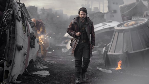 Cassian Andor (Diego Luna) in Lucasfilm's ANDOR, exclusively on Disney+.  ©2022 Lucasfilm Ltd.  & TM.  All rights reserved.