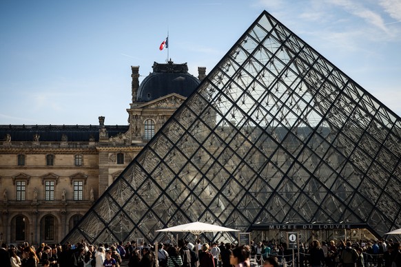 People queue to enter the Louvre museum in Paris, Wednesday Feb. 25, 2026. (AP Photo/Thomas Padilla)
France Louvre