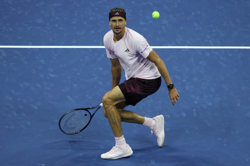 epa13227415 Alexander Zverev of Germany in action against Botic van de Zandschulp of the Netherlands in their men's singles quarter-final match at the US Open Tennis Championships at the USTA Bil ...
