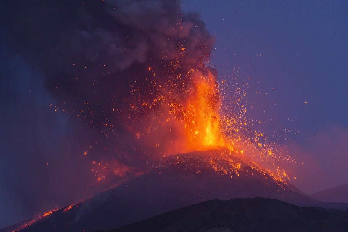 Etna volcan europe sommet