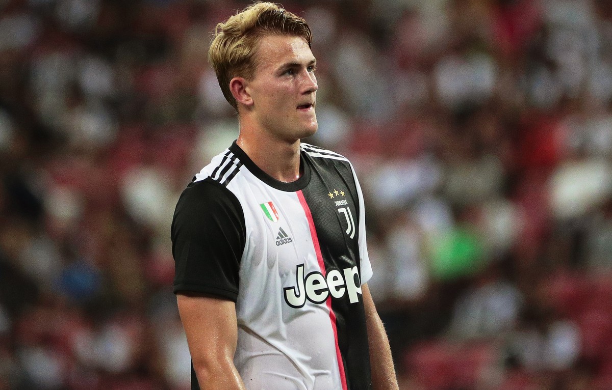 epa07731595 Juventus' Matthijs de Ligt reacts during the International Champions Cup (ICC) soccer match between Juventus FC and Tottenham Hotspur at the National Stadium in Singapore, 21 July 201 ...
