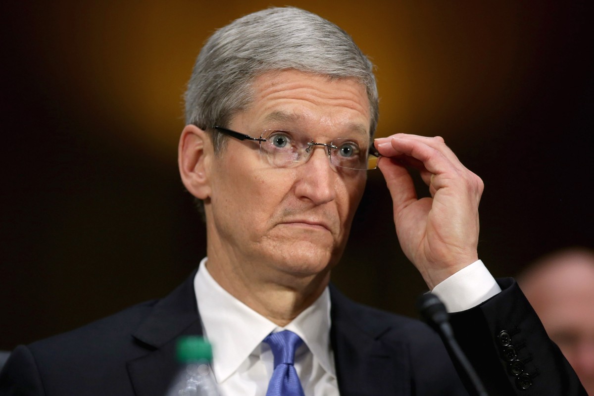 WASHINGTON, DC - MAY 21: Apple CEO Timothy Cook testifies before the Senate Homeland Security and Governmental Affairs Committee's Investigations Subcommittee about the company's offshore pr ...