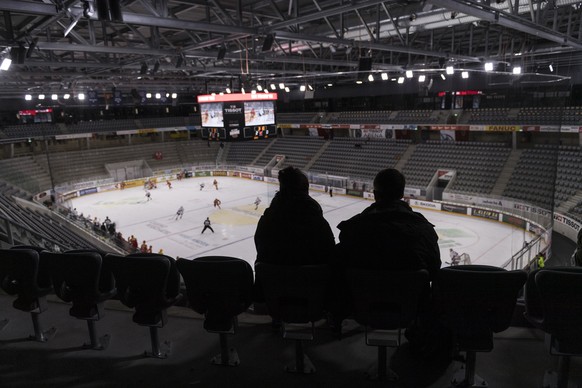 An eerie atmosphere in the almost empty stadium during the Swiss National League ice hockey match between EHC Bieland ZSC Lions, Friday, February 28, 2020 in the Tissot Arena in Biel, Switzerland. As  ...