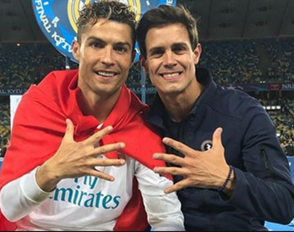 Ronaldo (links) mit Edu Aguirre (rechts) nach dem Champions-League-Sieg von Real Madrid 2018.