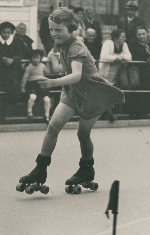Ursula Wehrli in the speed run race in 1938.