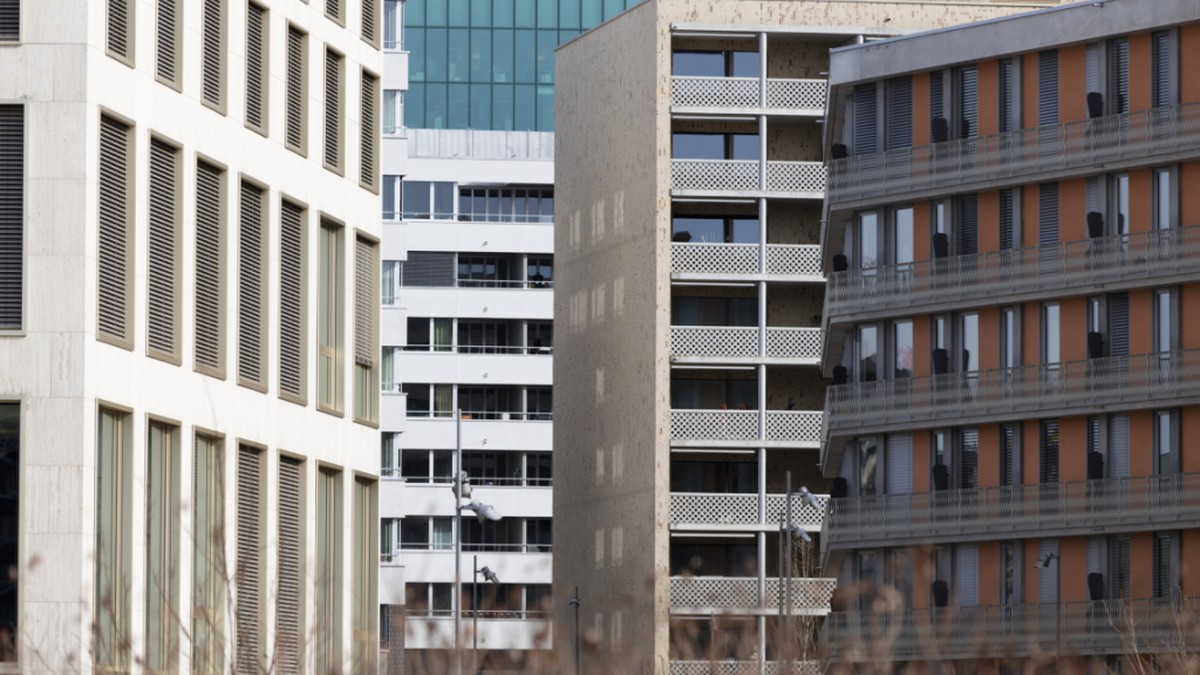 Mieterinnen und Mieter können sich freuen. Das Bundesamt für Wohnungswesen (BWO) hat den Referenzzinssatz für Wohnungsmieten auf 1,25 Prozent gesenkt. Es darf mit tieferen Mieten gerechnet werden.(Sym ...