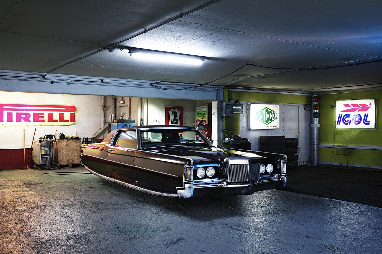 renaud marion digitalkünstler autos schweben retro design kunst http://renaud-marion.squarespace.com/air-drive