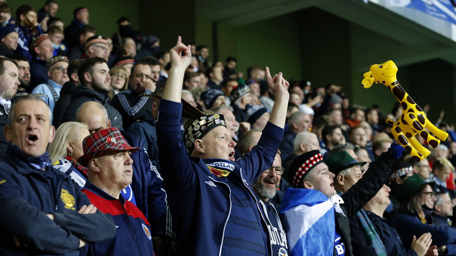 epa09579177 Fans of Scotland during the FIFA World Cup 2022 group F qualifying soccer match between Moldova and Scotland in Chisinau, Moldova, 12 November 2021. EPA/DUMITRU DORU