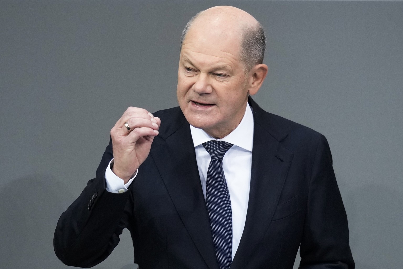 German Chancellor Olaf Scholz speaks during the last parliament session ahead of national&#039;s elections, at the Bundestag parliament in Berlin, Germany, Tuesday, Feb. 11, 2025. (AP Photo/Ebrahim No ...