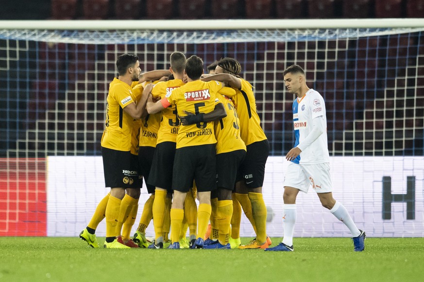 Die Berner jubeln nach dem 1:0 Tor im Fussball Meisterschaftsspiel der Super League zwischen dem Grasshopper Club Zuerich und den BSC Young Boys im Letzigrund, am Samstag, 3. November 2018 in Zuerich. ...