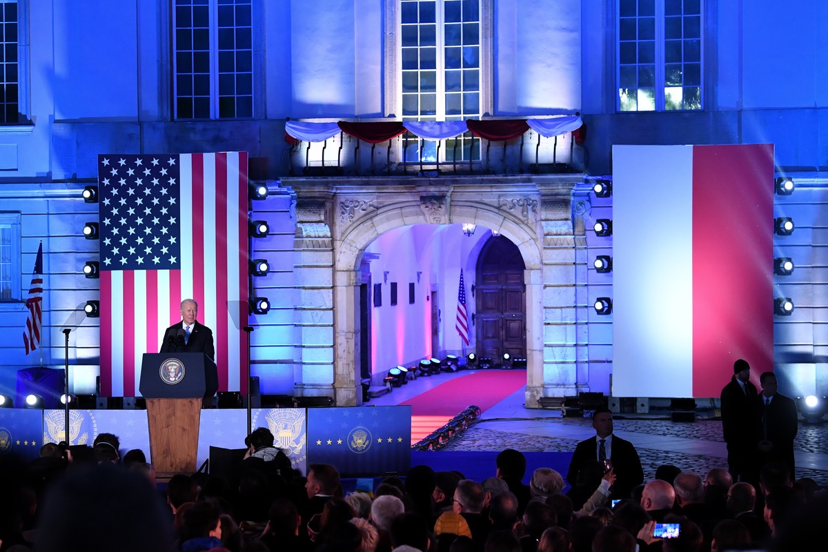 epa09851530 US president Joe Biden delivers a speech at the Royal Castle in Warsaw, Poland, 26 March 2022. Poland is the second stop during Biden's European visit. On 23 March the US president fl ...