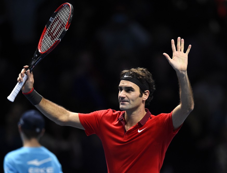 Roger Federer dominiert Andy Murray in allen Belangen und schlägt den Briten mit 6:0, 6:1.