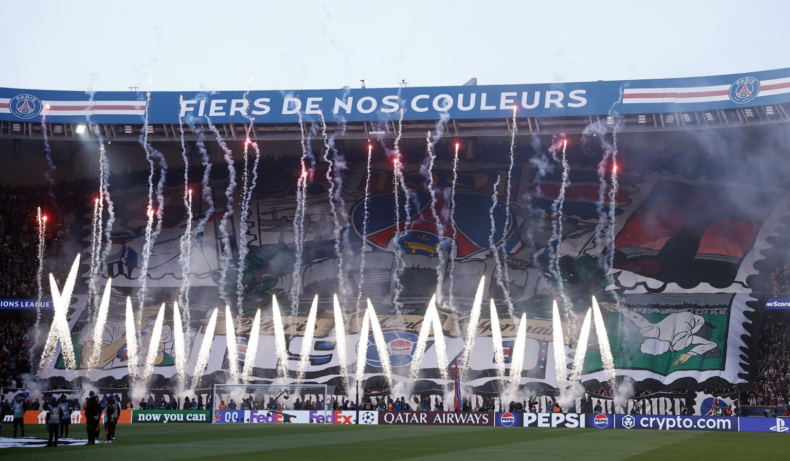 epa12081763 Fireworks before the UEFA Champions League semi-finals 2nd leg soccer match between Paris Saint-Germain and Arsenal FC, in Paris, France, 07 May 2025. EPA/YOAN VALAT