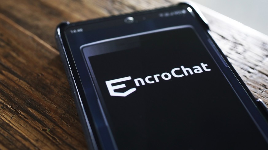 EncroChat war ein in Europa ansässiger Kommunikationsanbieter, der Kryptohandys (abhörsichere Mobiltelefone) und eine Infrastruktur für Chats mit Ende-zu-Ende-Verschlüsselung (EncroChat) und IP-Telefo ...